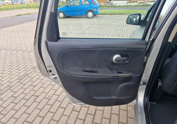 Nissan Note cena 12900 przebieg: 178000, rok produkcji 2006 z Myszków małe 154